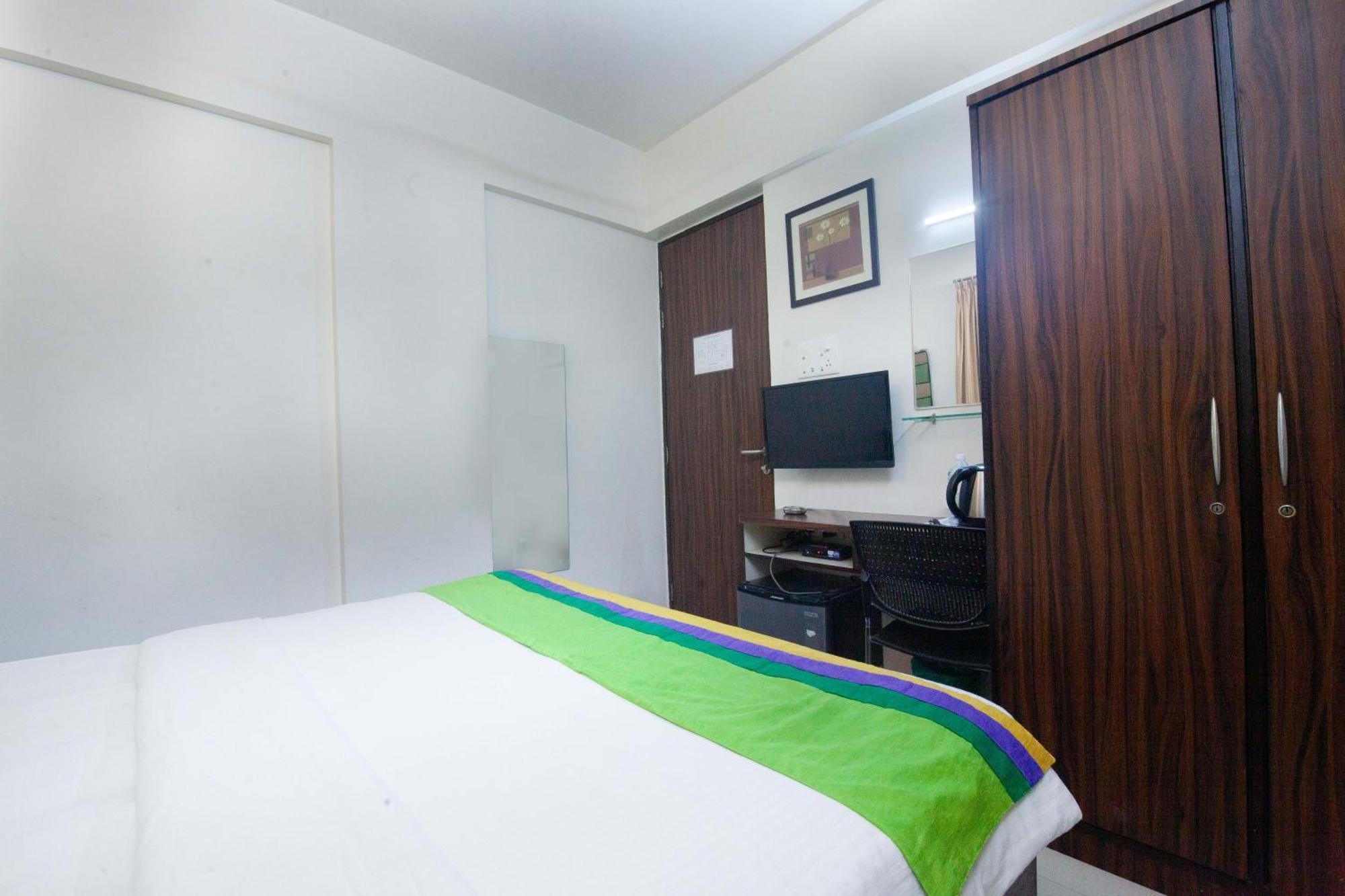 Treebo Park View Hadapsar Hotel Poona Buitenkant foto
