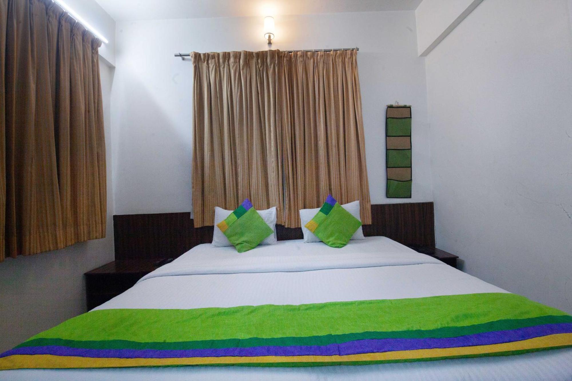 Treebo Park View Hadapsar Hotel Poona Buitenkant foto