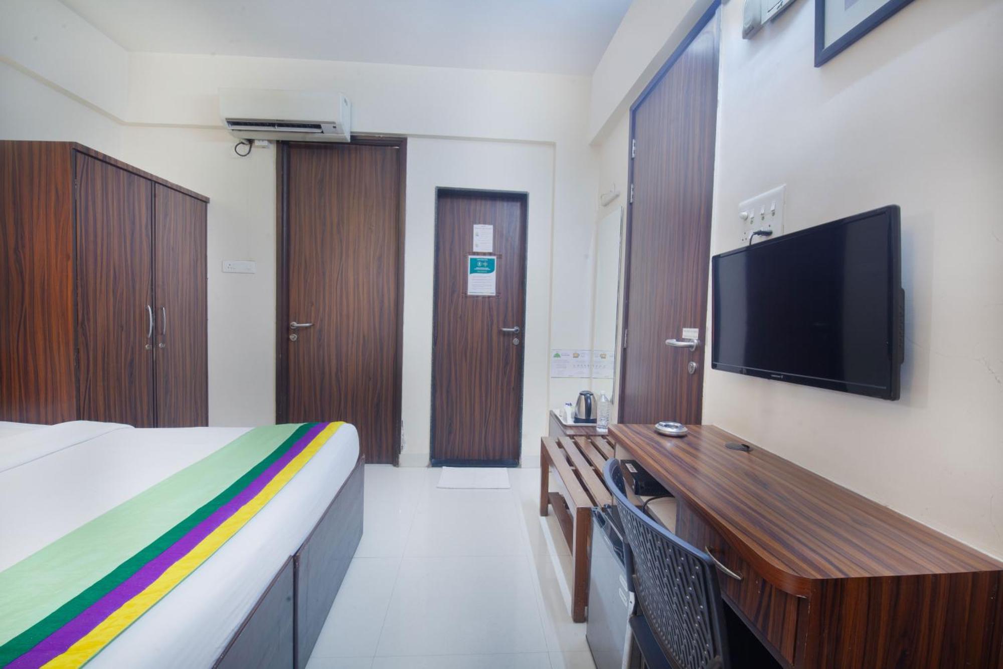 Treebo Park View Hadapsar Hotel Poona Buitenkant foto