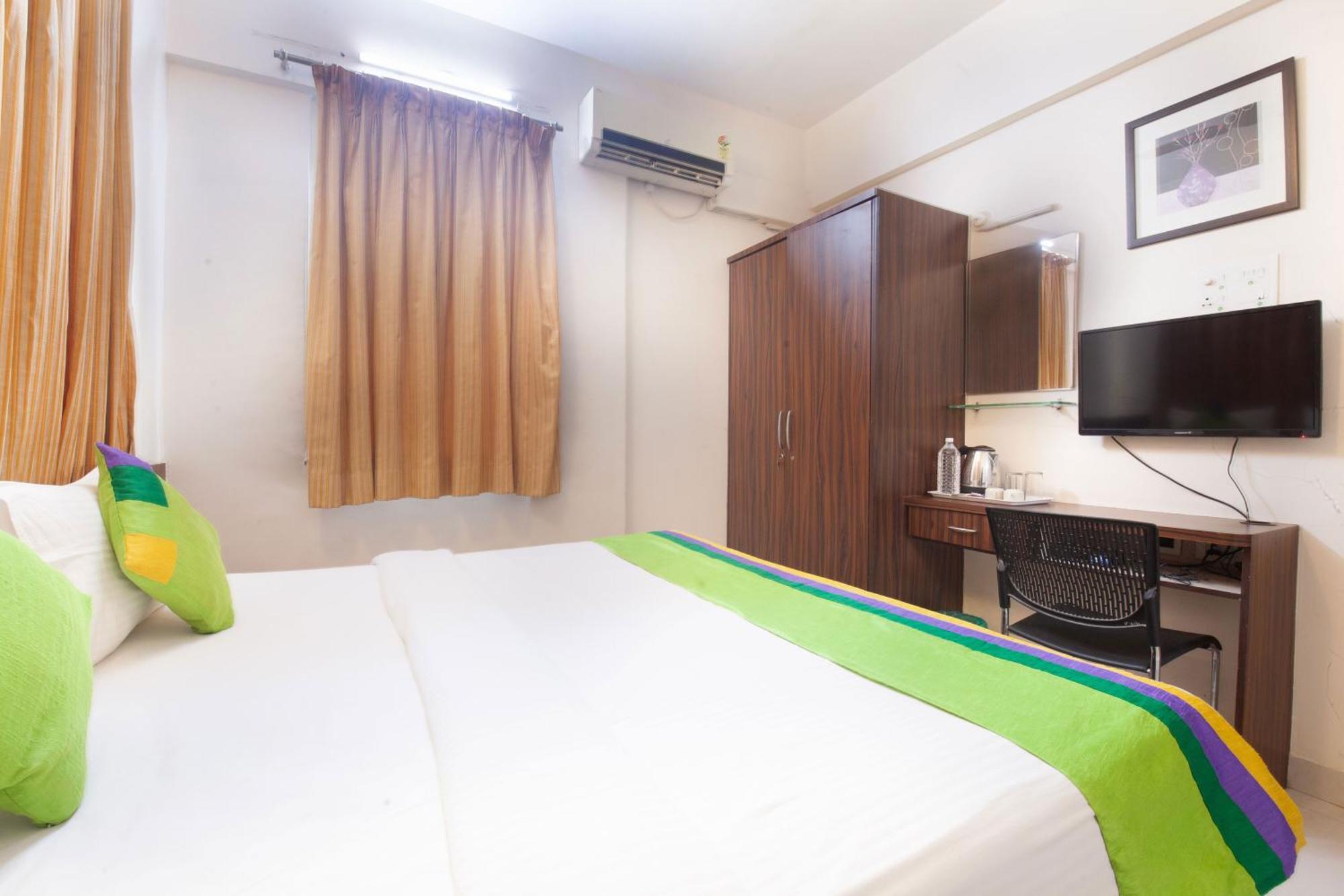Treebo Park View Hadapsar Hotel Poona Buitenkant foto